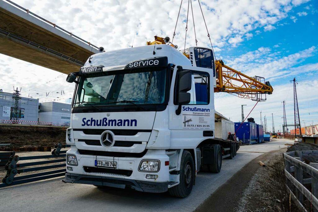 Meilenstein Tansport Kranserevice