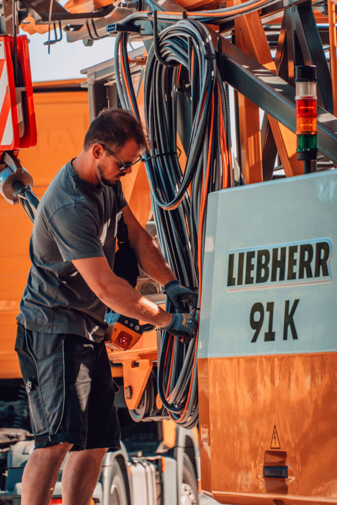 Kranservice beim neuen Liebherr 91 K
